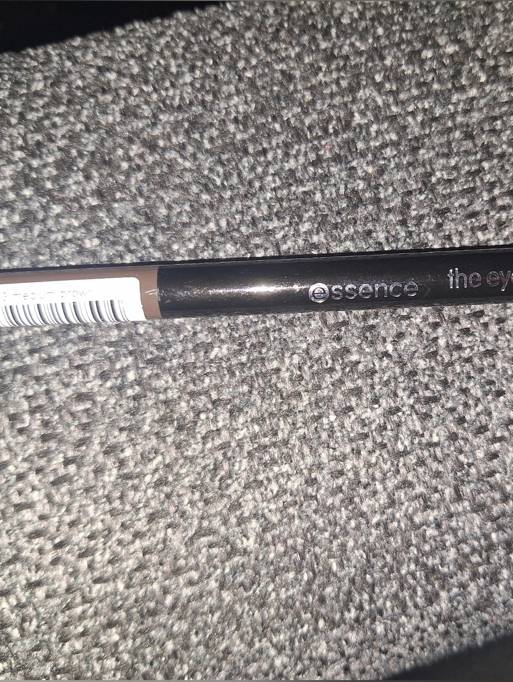 Essence The Eyebrow Pencil in Medium Brown - Smooth Definition